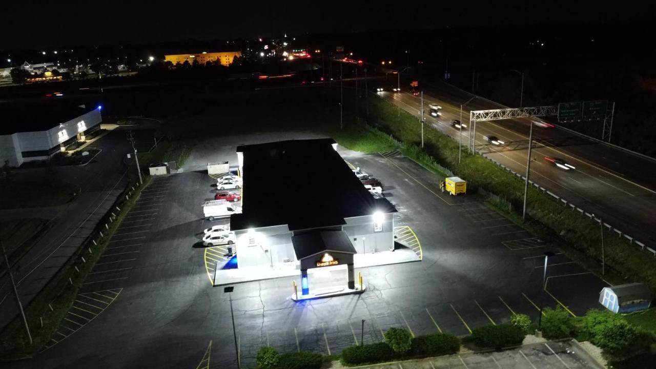 Days Inn By Wyndham Indianapolis East Post Road Exterior photo