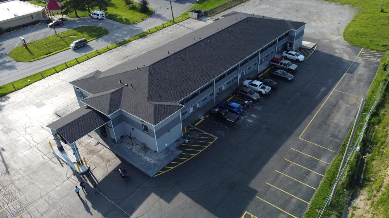 Days Inn By Wyndham Indianapolis East Post Road Exterior photo