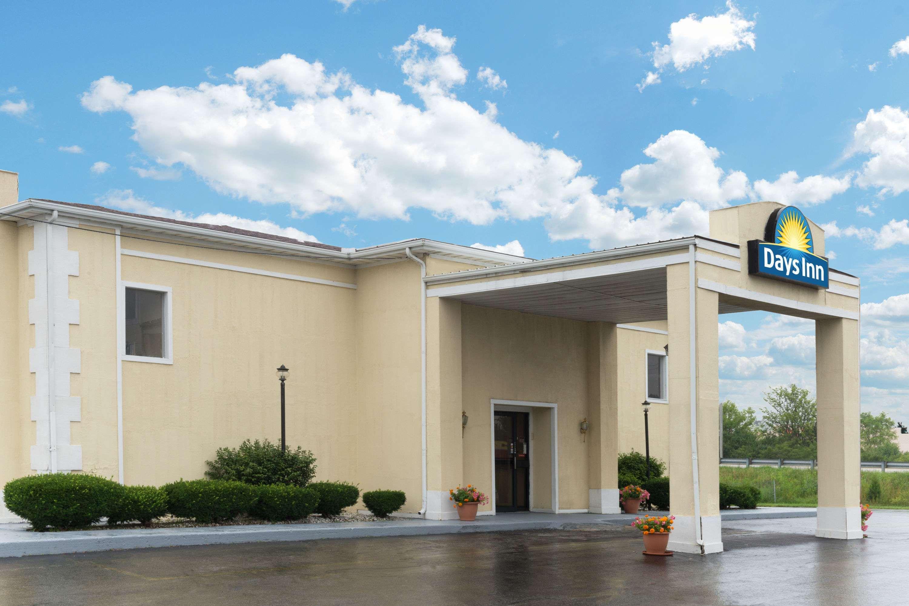Days Inn By Wyndham Indianapolis East Post Road Exterior photo